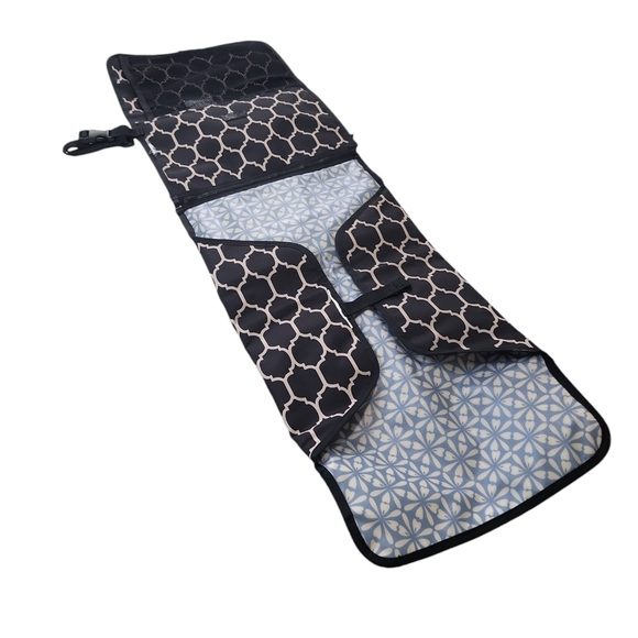 Skip Hop Pronto Signature Changing Station, black tan, baby bag, multi function - Picture 3 of 9